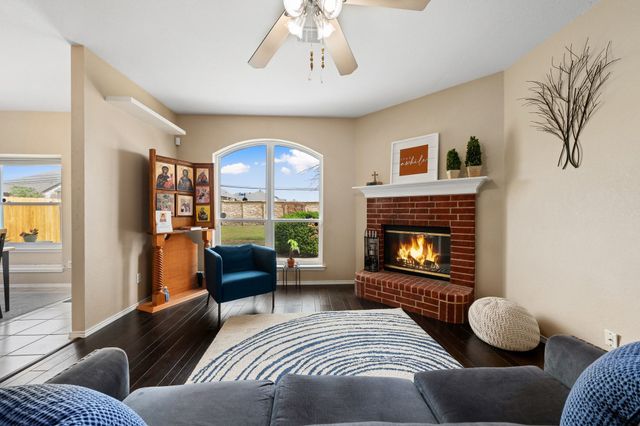 7307 Fossil Hill Drive, Arlington, TX 76002