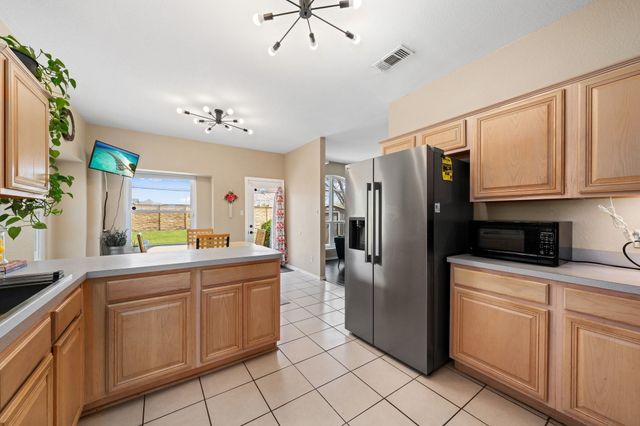 7307 Fossil Hill Drive, Arlington, TX 76002