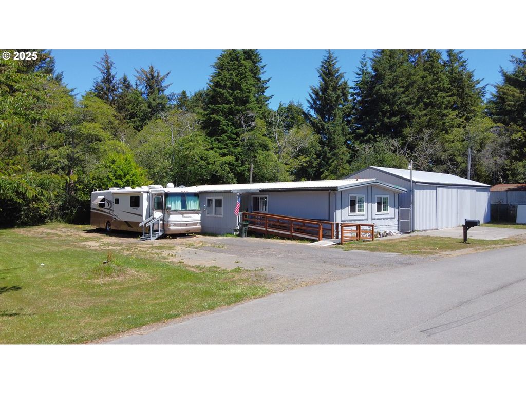 90847 WINDY Ln, Coos Bay, OR 97420