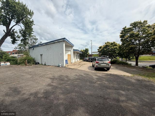 1714 E Hennepin Avenue, Minneapolis, MN 55414