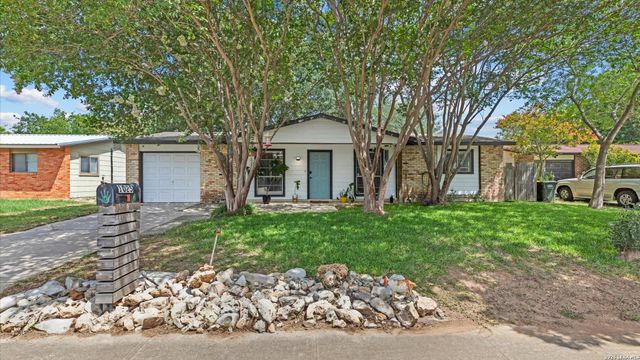 1025 Williamsburg, Schertz, TX 78154
