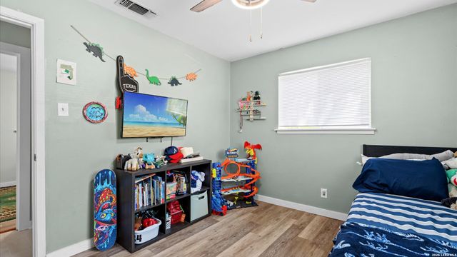 1025 Williamsburg, Schertz, TX 78154