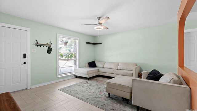 1025 Williamsburg, Schertz, TX 78154