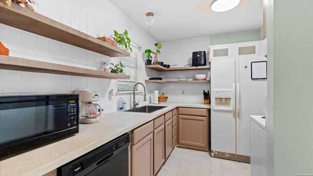 1025 Williamsburg, Schertz, TX 78154