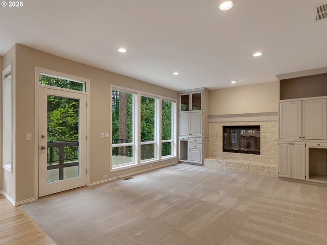 6301 Sw FLOWER St, Portland, OR 97221