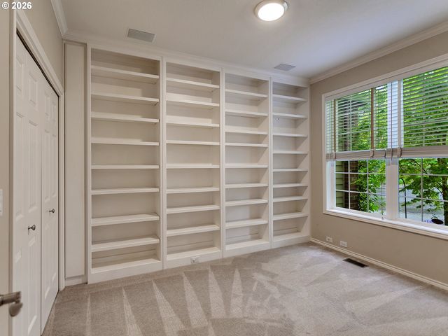 6301 Sw FLOWER St, Portland, OR 97221