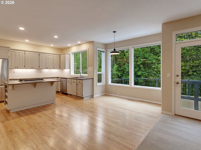 6301 Sw FLOWER St, Portland, OR 97221