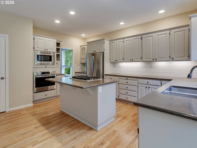 6301 Sw FLOWER St, Portland, OR 97221