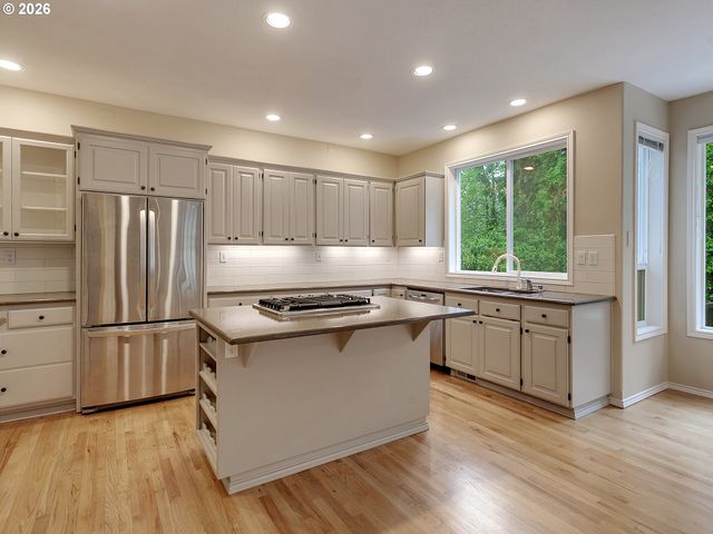 6301 Sw FLOWER St, Portland, OR 97221