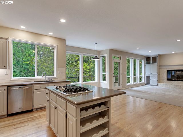 6301 Sw FLOWER St, Portland, OR 97221