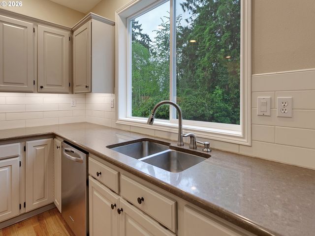 6301 Sw FLOWER St, Portland, OR 97221