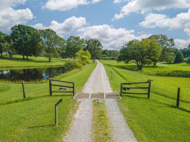 4955 Highway 70, W, Dickson, TN 37055