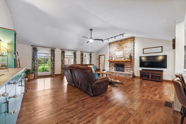 4955 Highway 70, W, Dickson, TN 37055