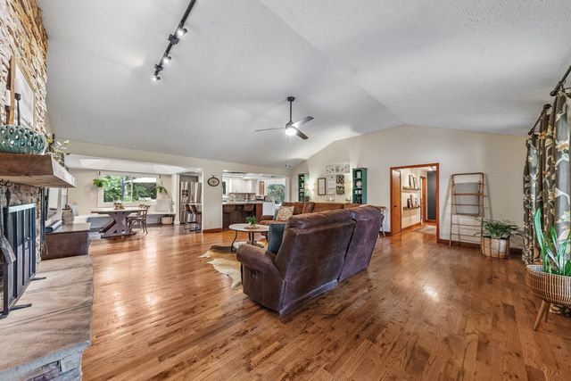 4955 Highway 70, W, Dickson, TN 37055