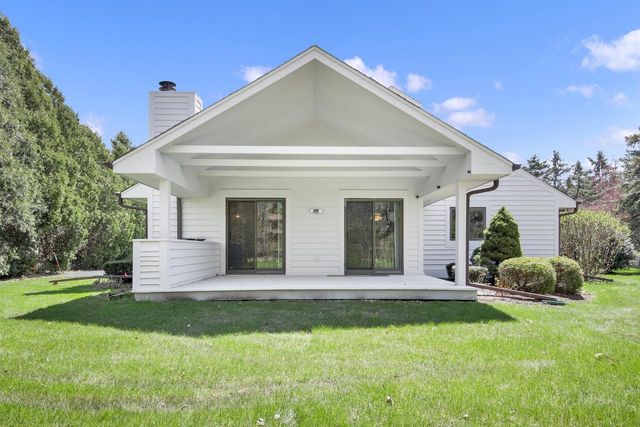 W135N8103 Wood COURT, Menomonee Falls, WI 53051