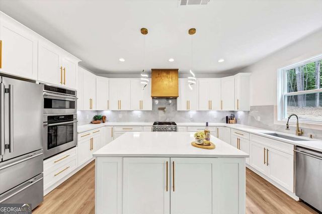 636 Harbour Shores Drive, Jackson, GA 30233