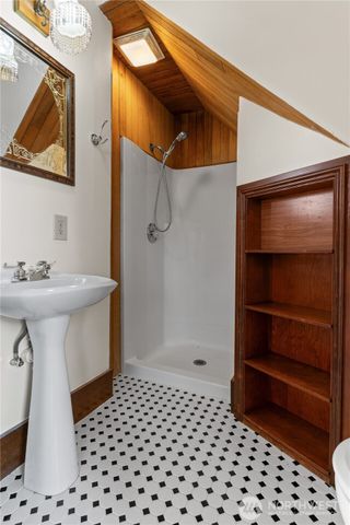 1371 W Axton Road, Ferndale, WA 98248