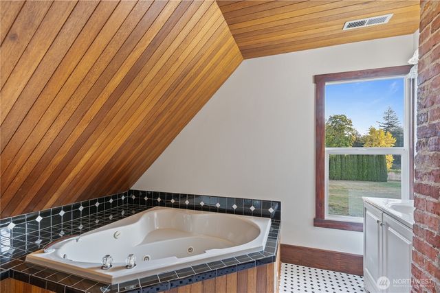 1371 W Axton Road, Ferndale, WA 98248