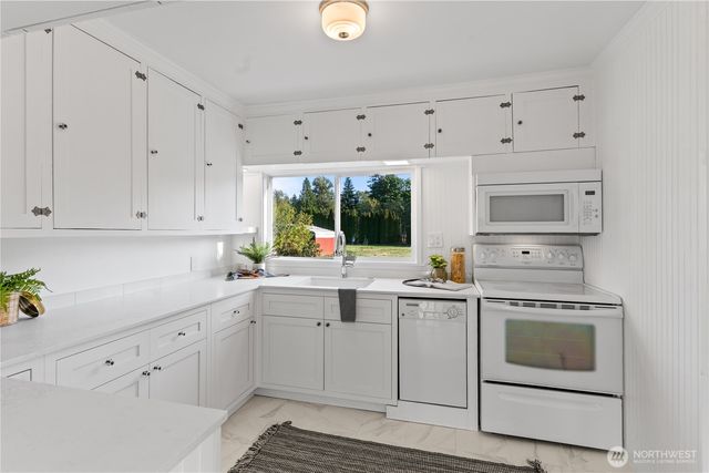 1371 W Axton Road, Ferndale, WA 98248