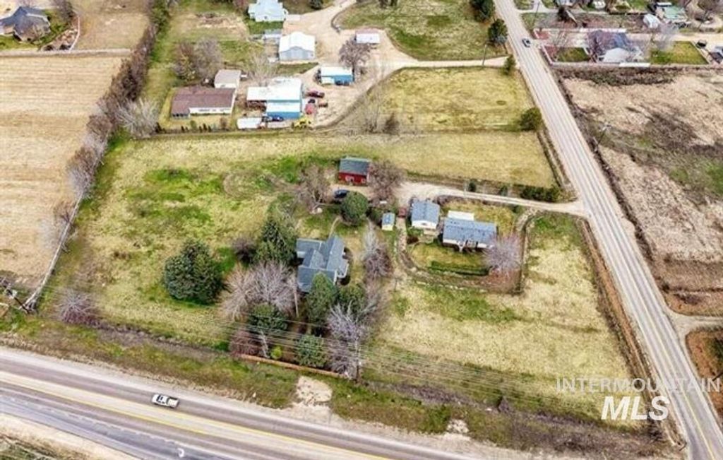 22387 Blessinger Rd, Star, ID 83669 photo 3