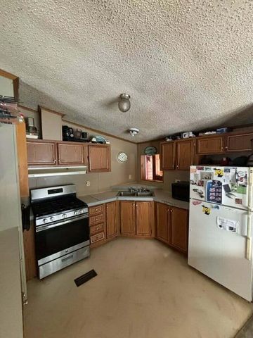 7050 N Poplar Road, Freesoil Twp, MI 49411