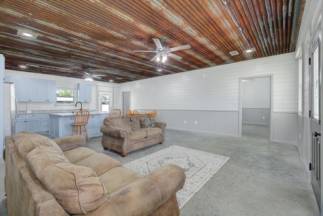 289 County Road 2250, Cleveland, TX 77327