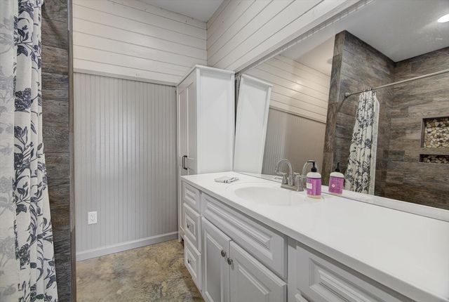 289 County Road 2250, Cleveland, TX 77327