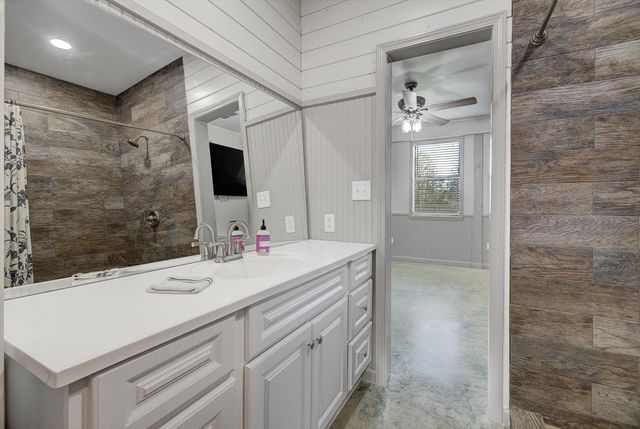 289 County Road 2250, Cleveland, TX 77327