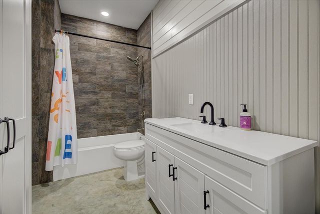 289 County Road 2250, Cleveland, TX 77327