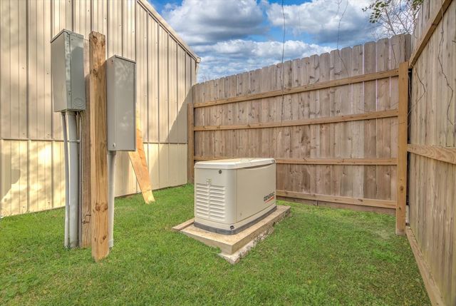 289 County Road 2250, Cleveland, TX 77327