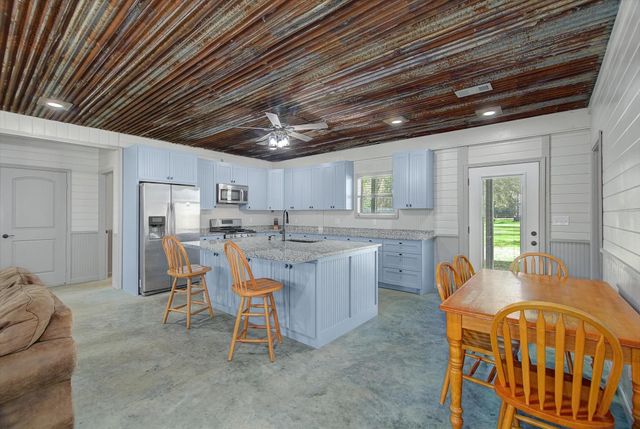 289 County Road 2250, Cleveland, TX 77327