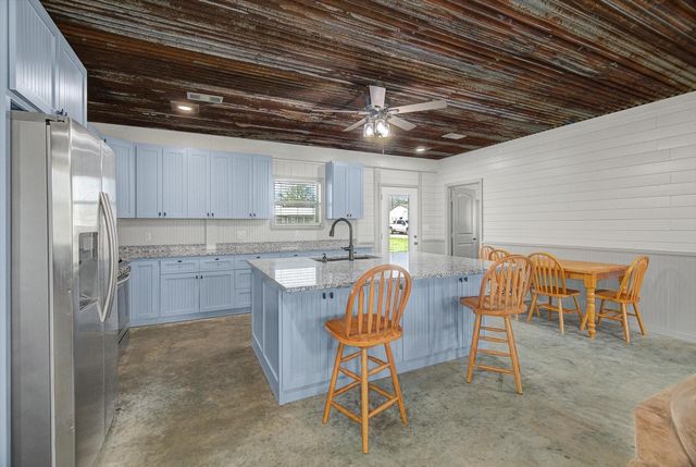 289 County Road 2250, Cleveland, TX 77327