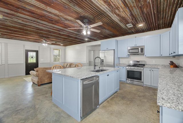 289 County Road 2250, Cleveland, TX 77327