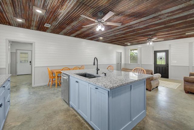 289 County Road 2250, Cleveland, TX 77327