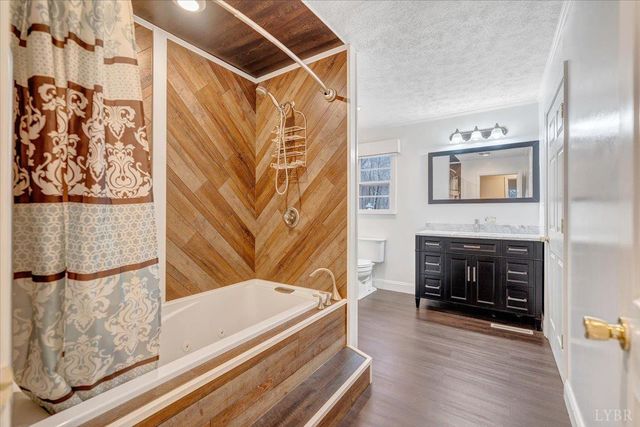 1261 Bear Creek Loop, Bedford, VA 24523