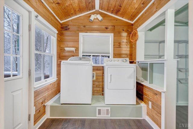 1261 Bear Creek Loop, Bedford, VA 24523