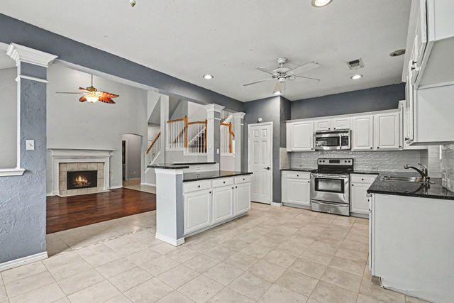 5201 White Sands Drive, Fort Worth, TX 76137