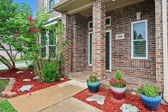 5201 White Sands Drive, Fort Worth, TX 76137