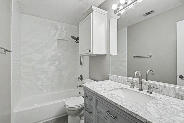 5201 White Sands Drive, Fort Worth, TX 76137