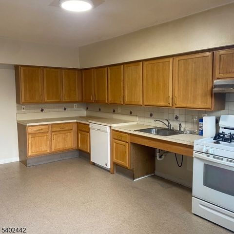 268 W Kinney St, Newark City, NJ 07103