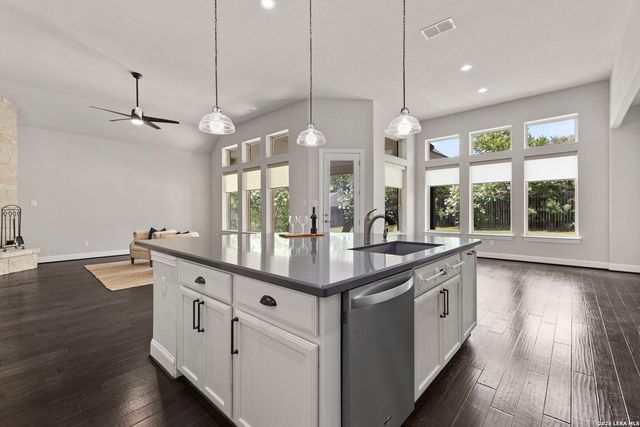 139 Destiny Dr, Boerne, TX 78006