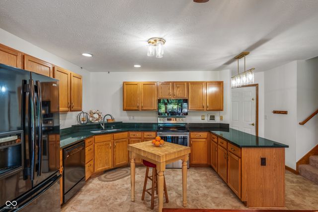 10272 Whitetail Circle, Fishers, IN 46037