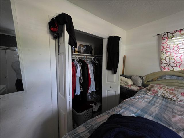 1970 NW 32nd St, Oakland Park, FL 33309