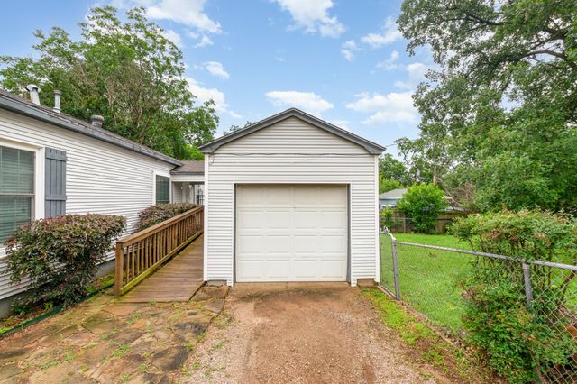 1401 W Shepherd Street, Denison, TX 75020