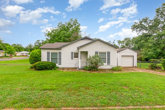 1401 W Shepherd Street, Denison, TX 75020