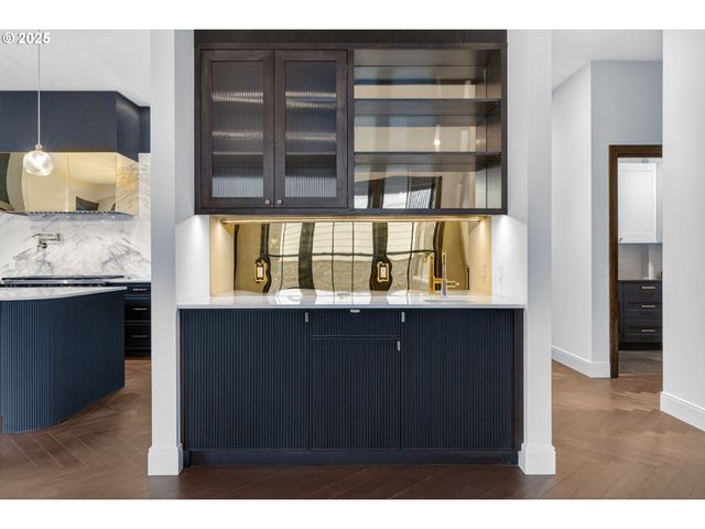 21 D Ave 5, Lake Oswego, OR 97034