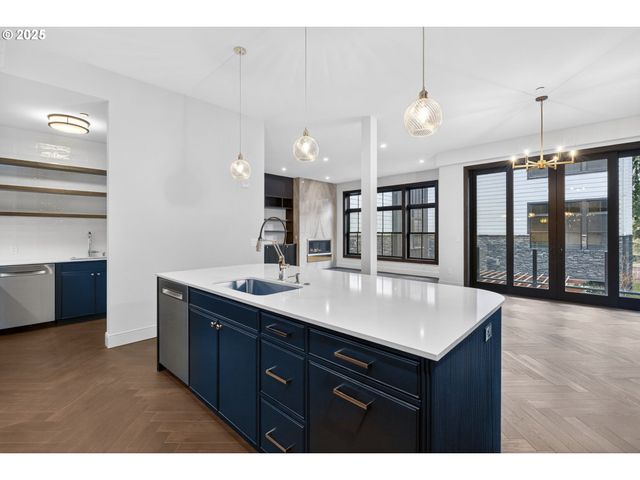 21 D Ave 5, Lake Oswego, OR 97034