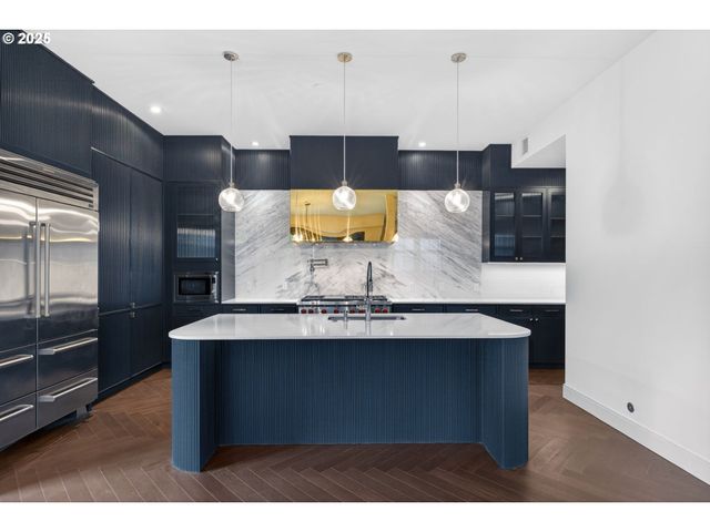 21 D Ave 5, Lake Oswego, OR 97034