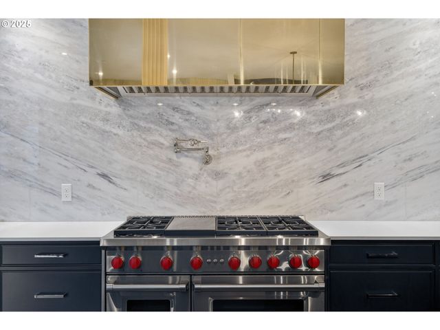 21 D Ave 5, Lake Oswego, OR 97034