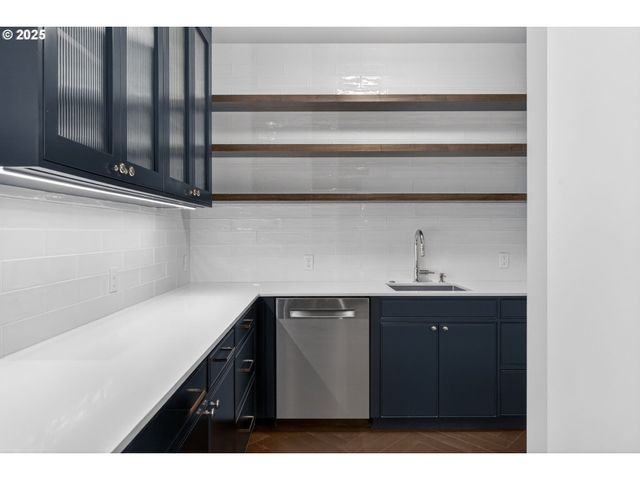 21 D Ave 5, Lake Oswego, OR 97034